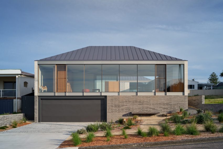 Swansea Heads House | Anthrosite | Photographer: Christopher Frederick Jones
