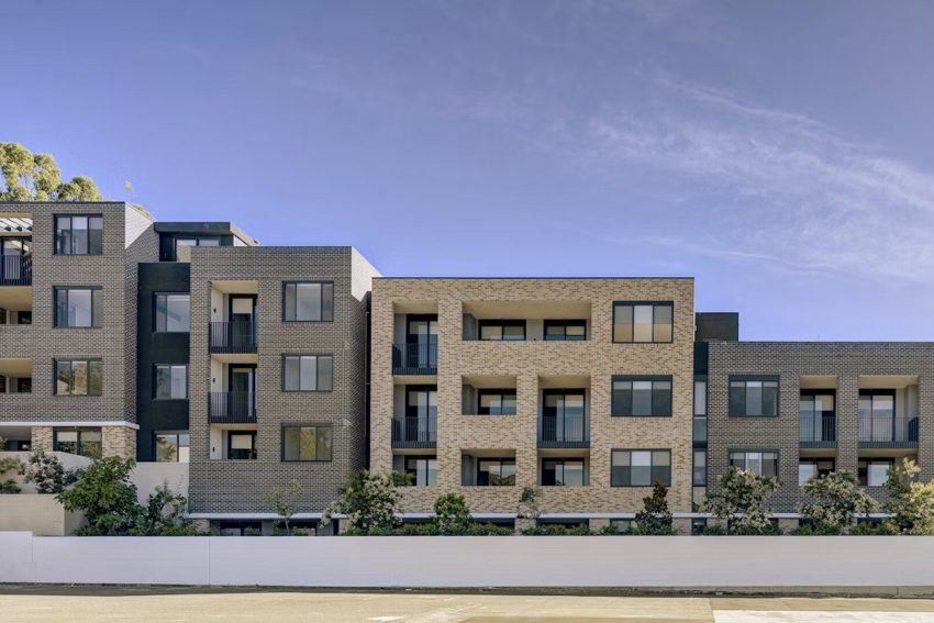 Cedar On Collins | Kennedy Associates Architects | Photographer: Brett Boardman