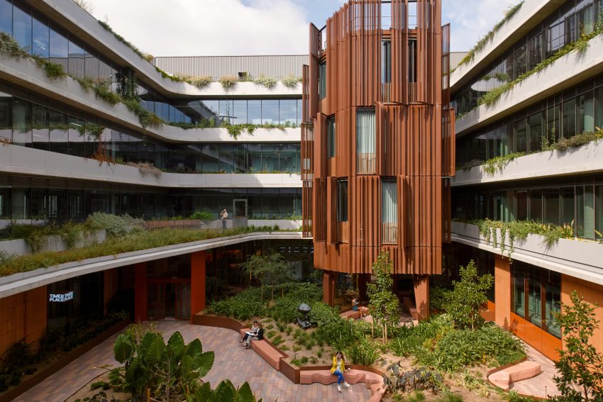 Bourke & Bowden | Wardle | Photographer: Peter Marko