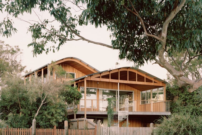 High Tide House | Ware Architects | Photographer: Rory Gardiner