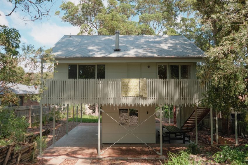 House in Narrawallee | Architect George | Photographer: Cameron Deynzer