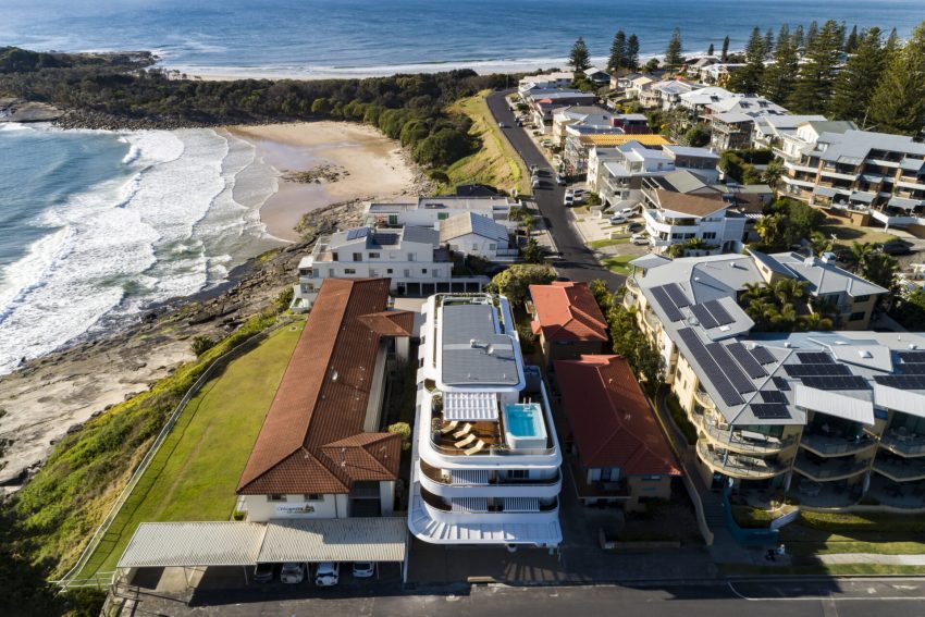 Surf Hotel Yamba | DKCarchitecture | Photographer: Brett Boardman