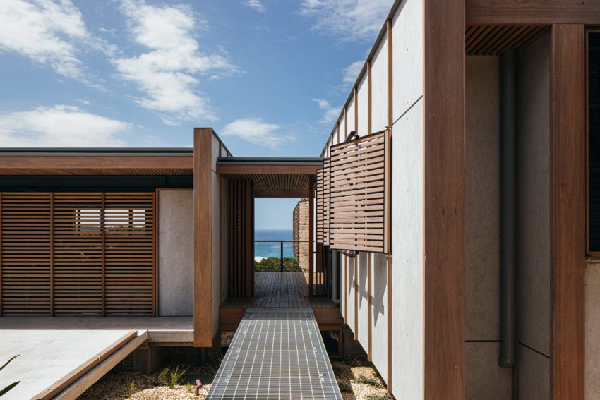 Surf Check | Incidental Architecture | Photographer: Grace Picot